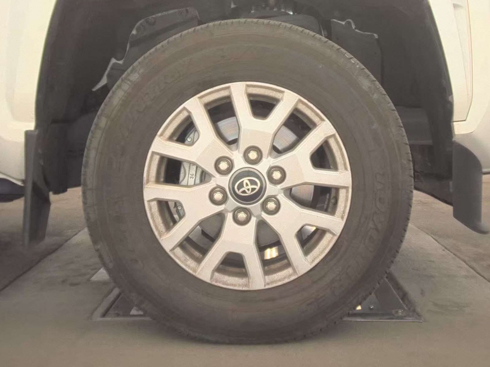 2024 Toyota Tacoma SR5 AWD