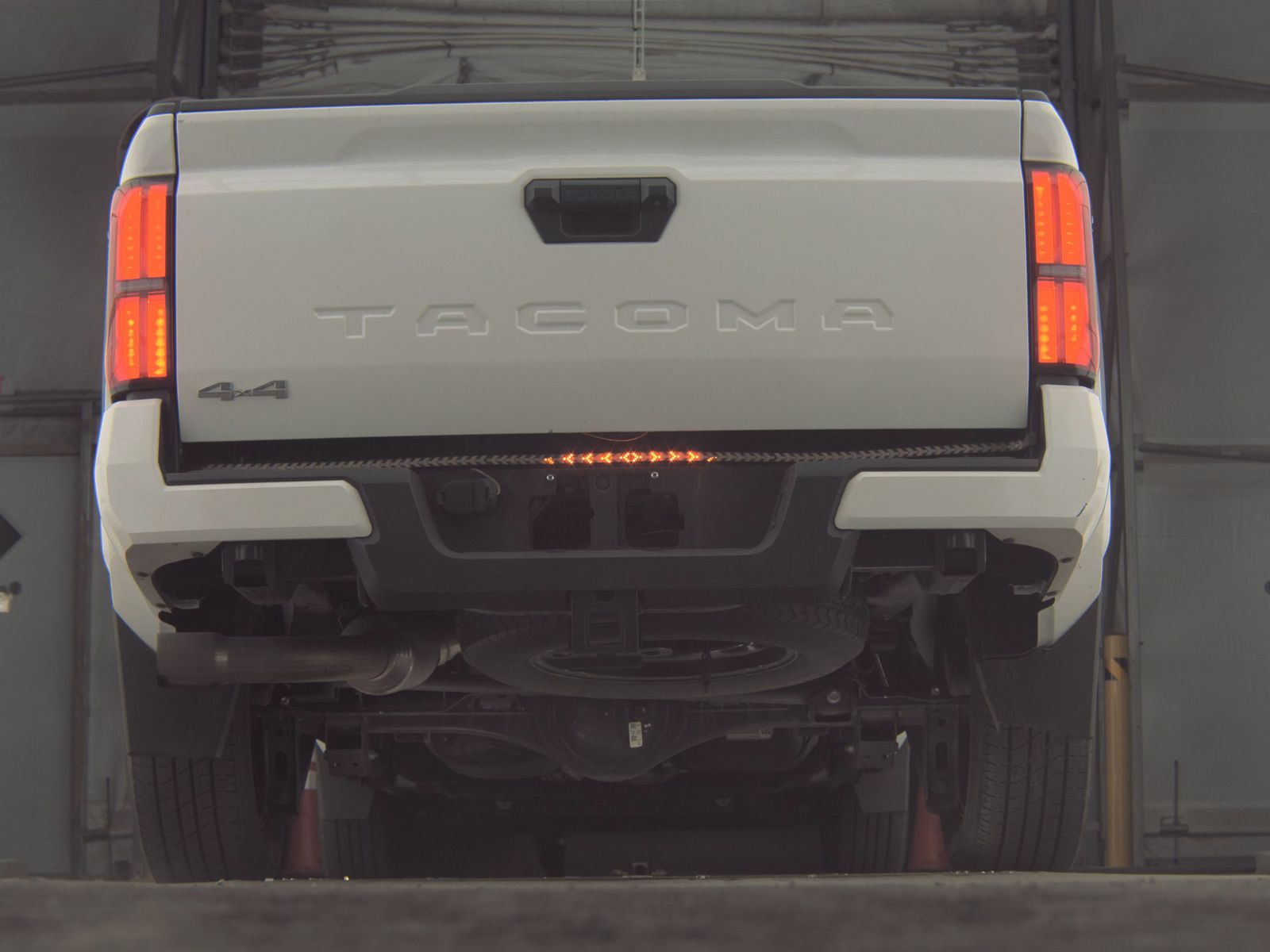 2024 Toyota Tacoma SR5 AWD