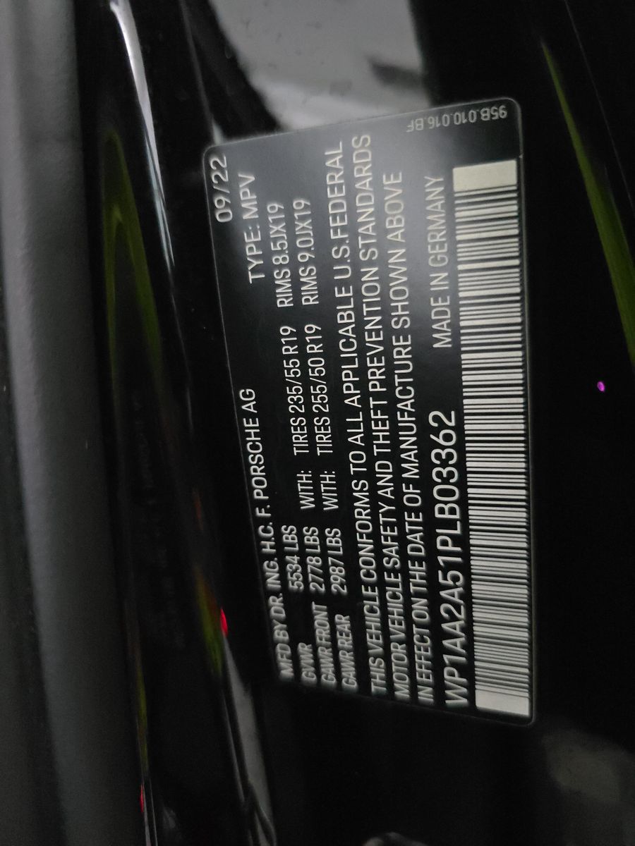 2023 Porsche Macan Base AWD