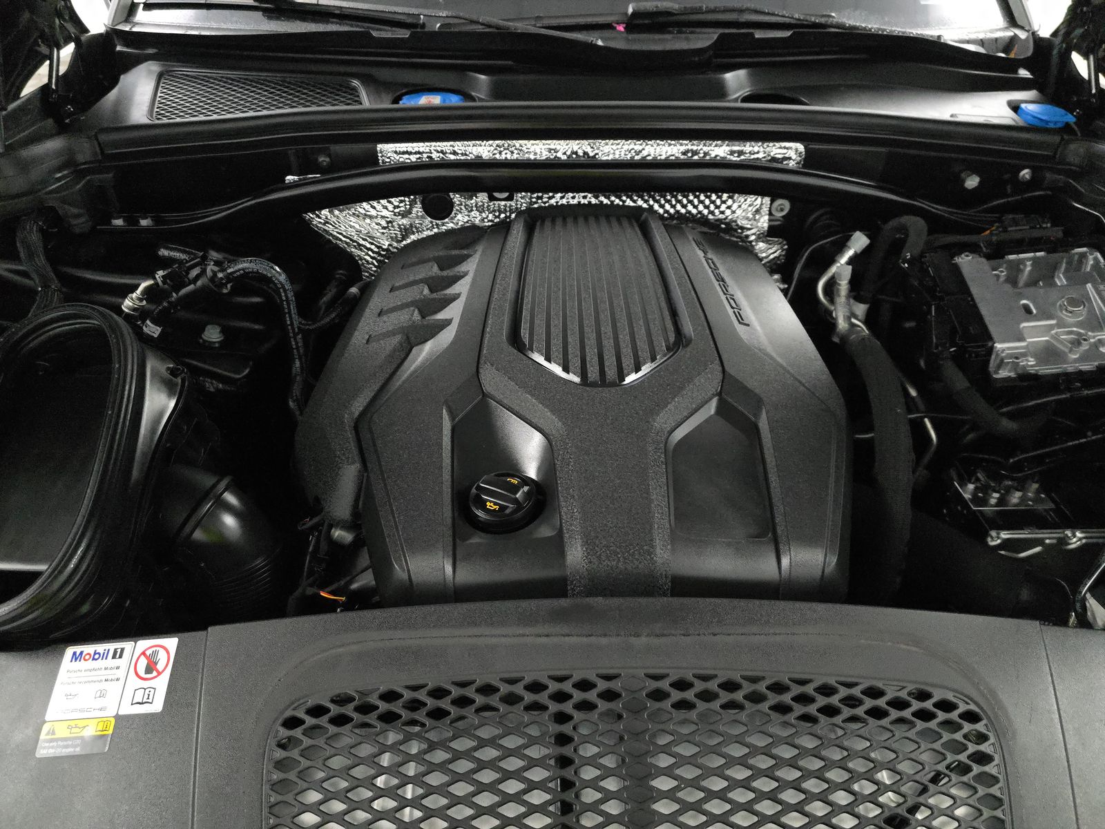 2023 Porsche Macan Base AWD