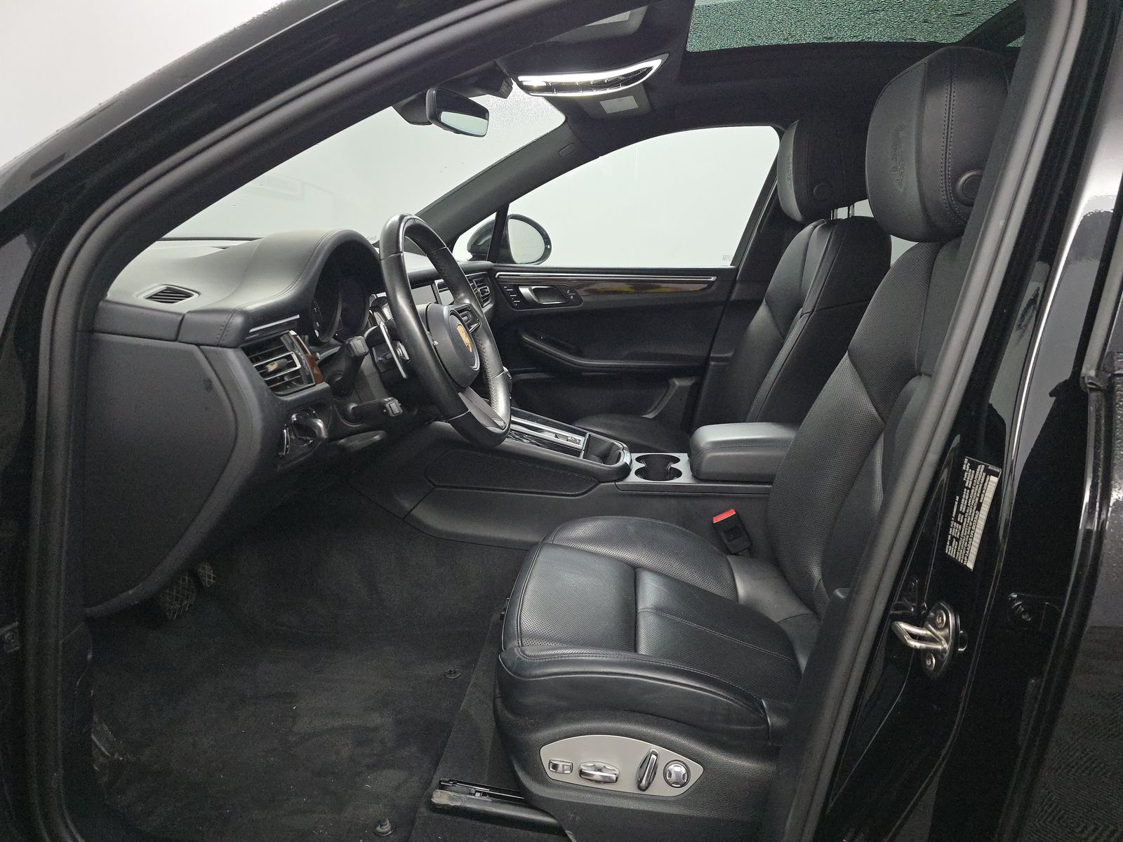 2023 Porsche Macan Base AWD