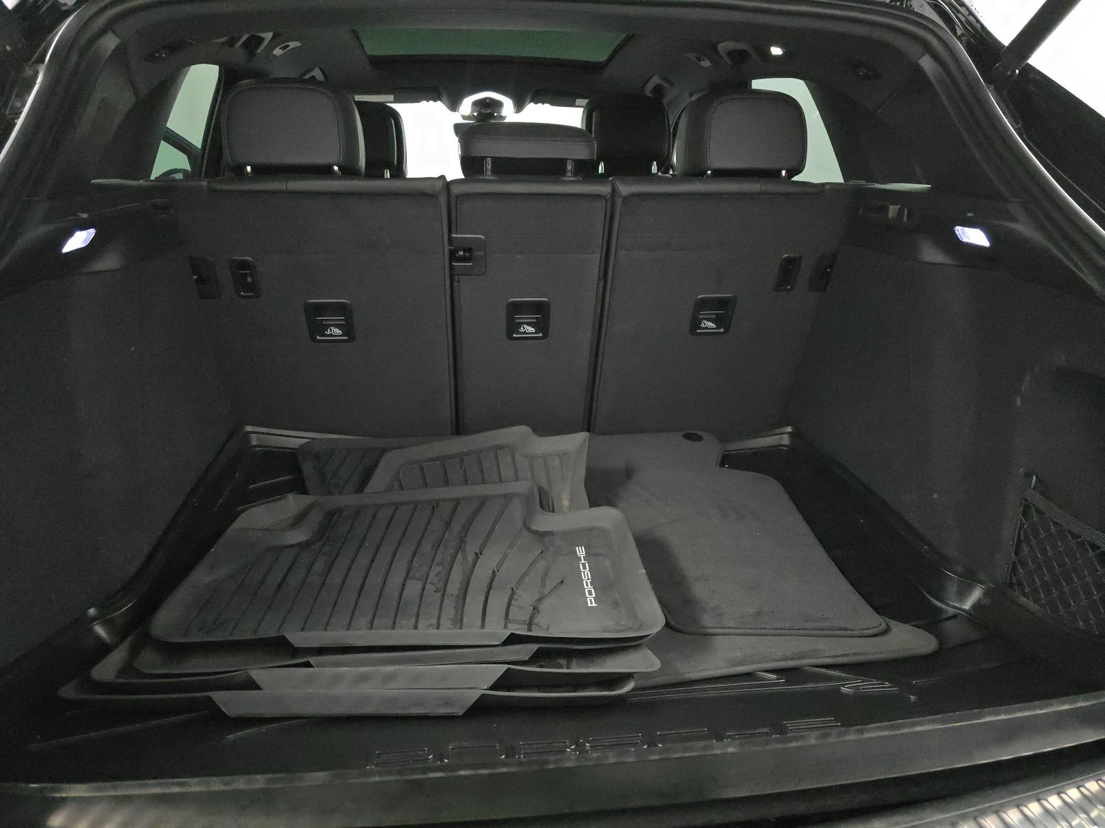 2023 Porsche Macan Base AWD