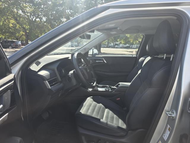 2025 Mitsubishi Outlander SE FWD