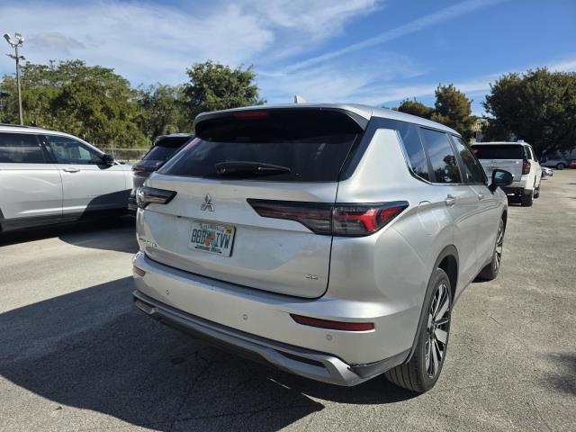 2025 Mitsubishi Outlander SE FWD