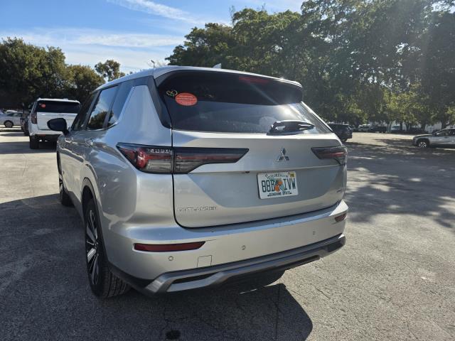 2025 Mitsubishi Outlander SE FWD