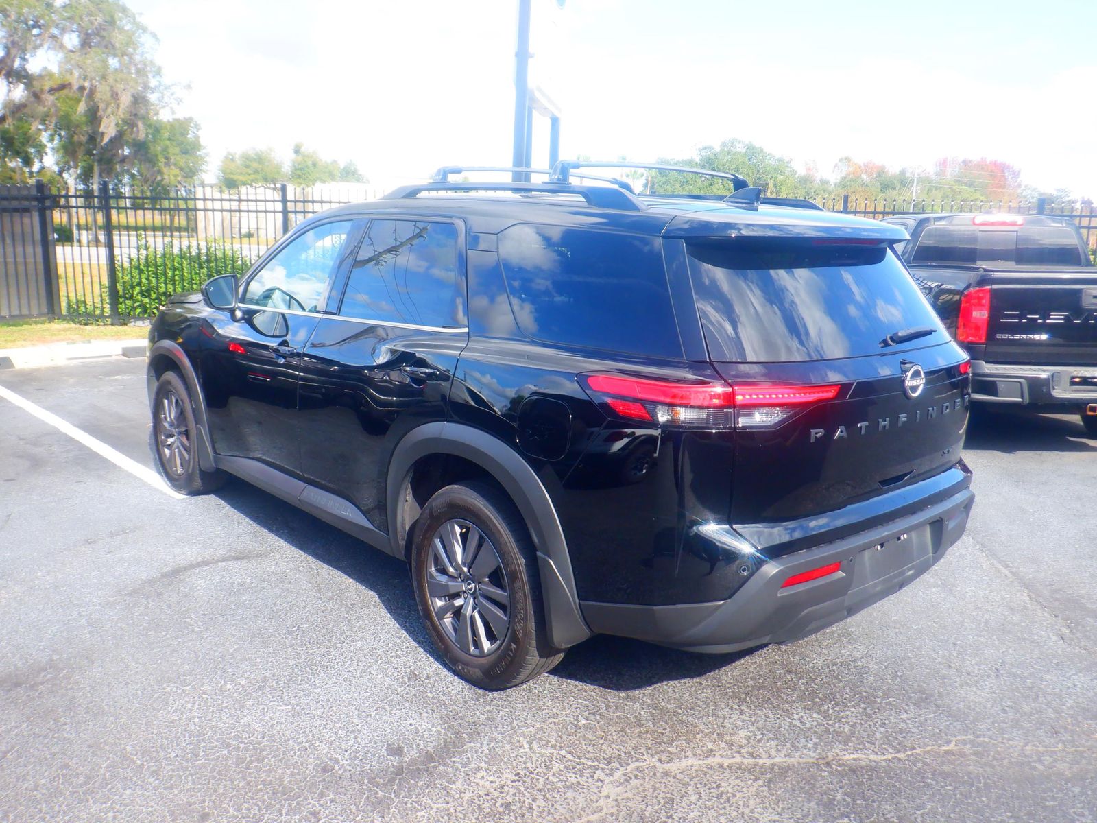 2024 Nissan Pathfinder SV FWD