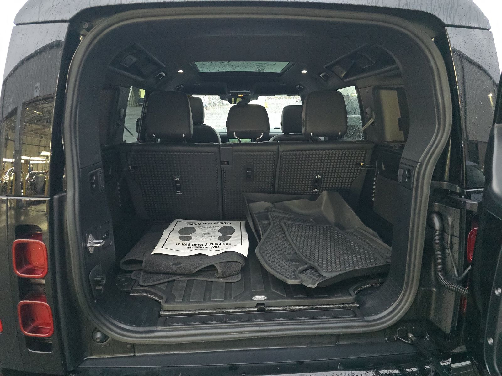 2023 Land Rover Defender 110 X-Dynamic SE AWD