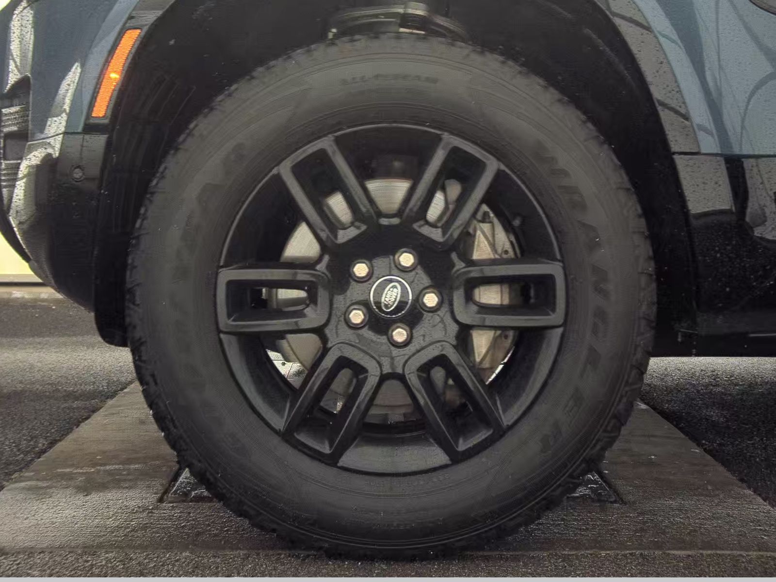 2022 Land Rover Defender 110 X-Dynamic HSE AWD