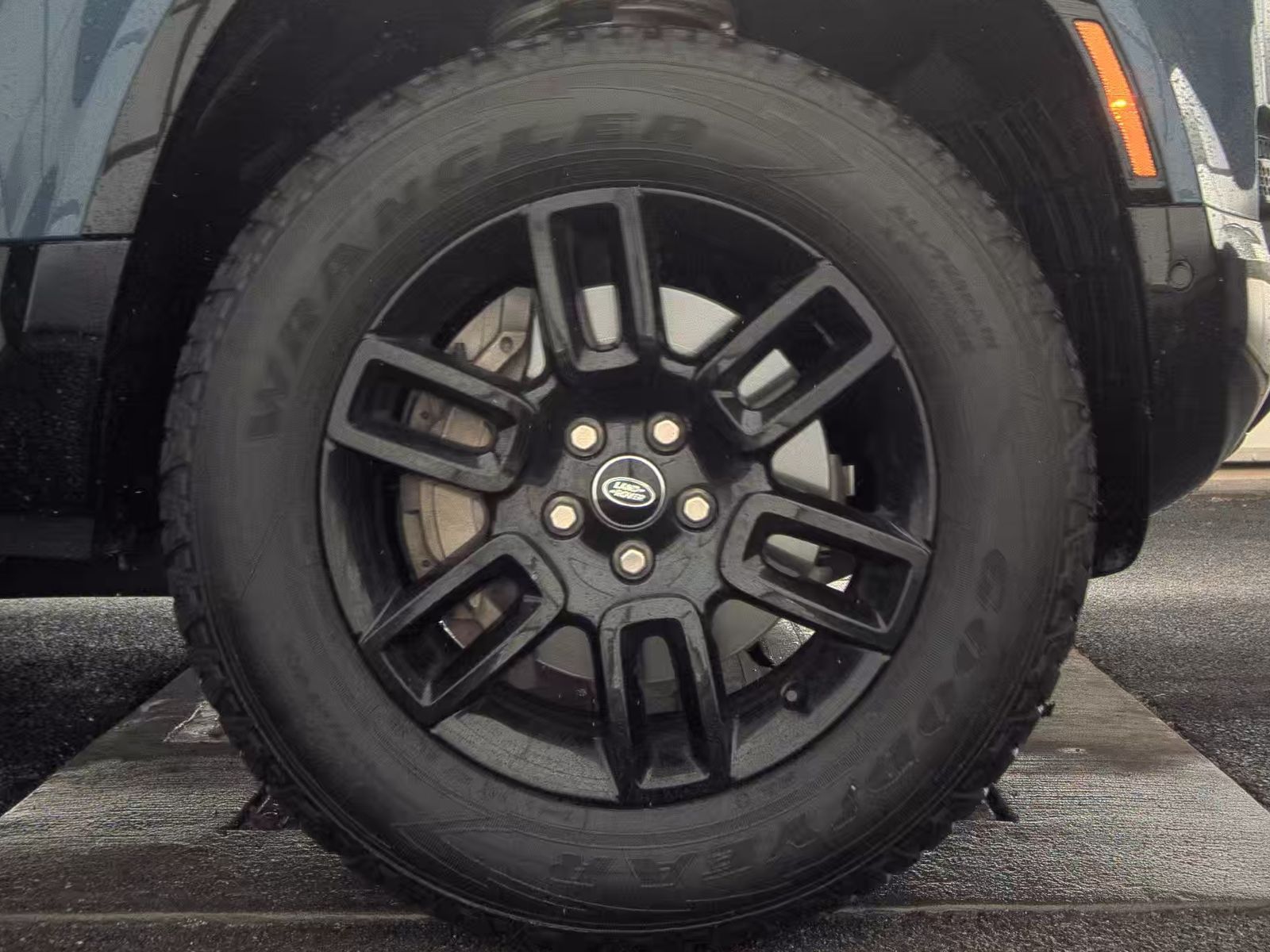 2022 Land Rover Defender 110 X-Dynamic HSE AWD