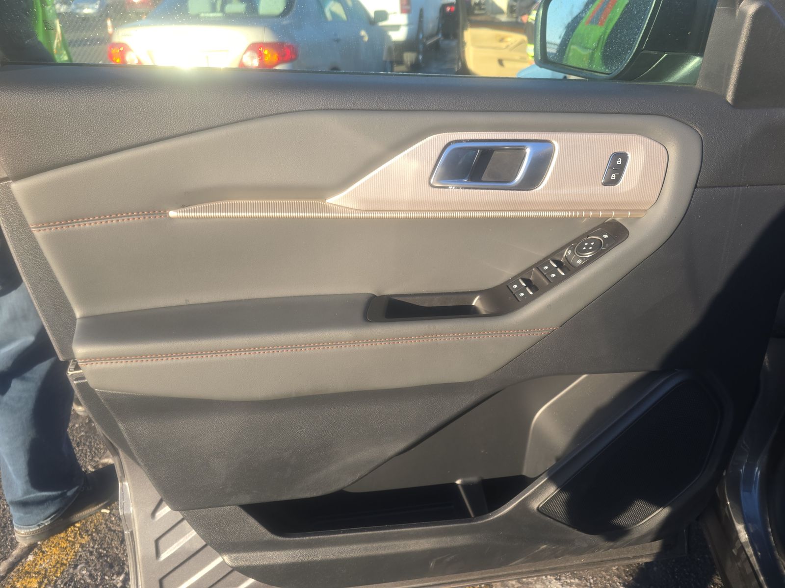 2025 Ford Explorer Active AWD