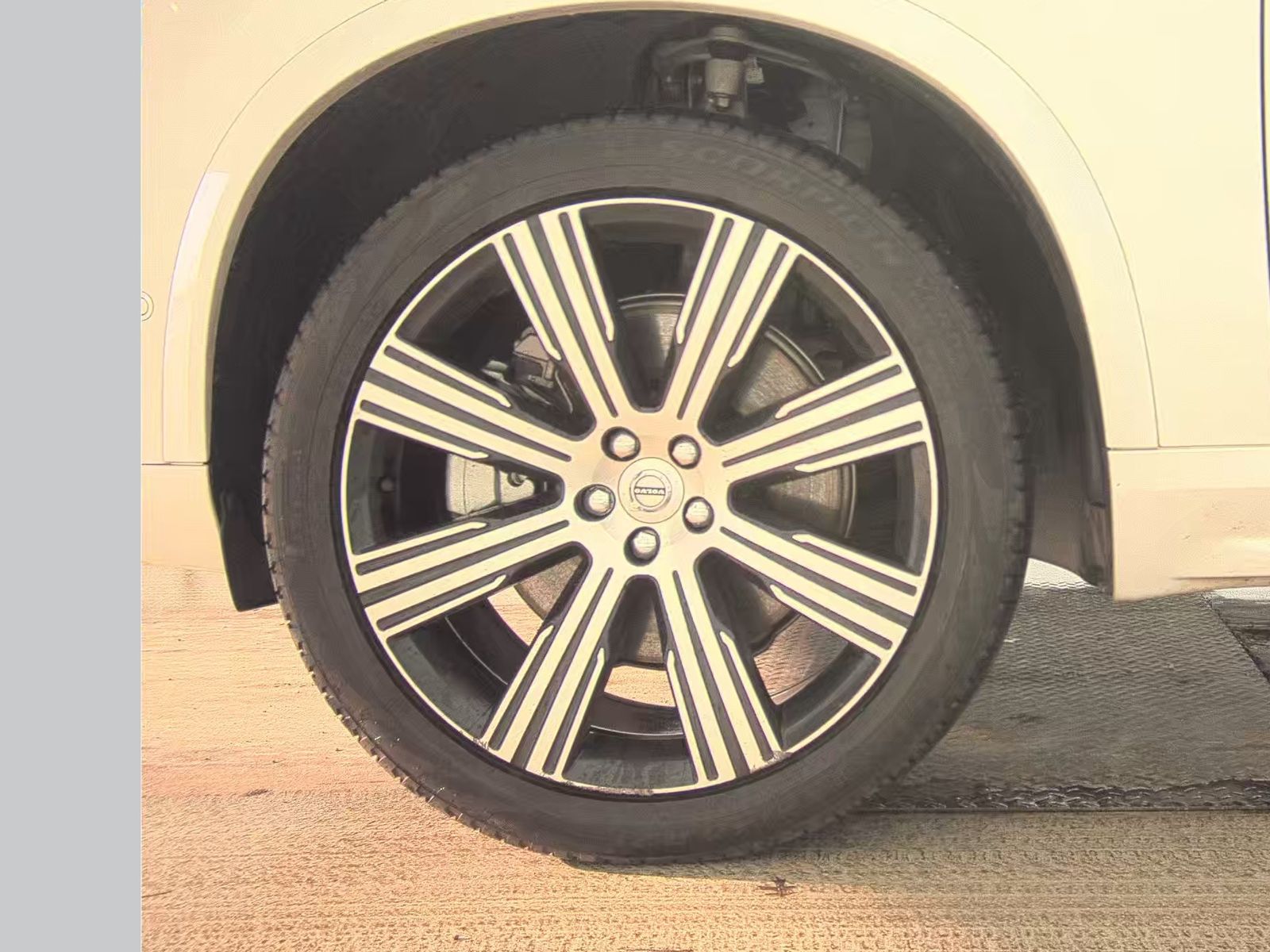 2024 Volvo XC90 Recharge T8 Plus AWD