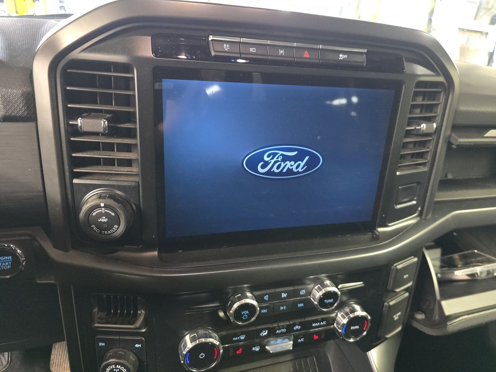 2024 Ford F-150 Hybrid XLT AWD