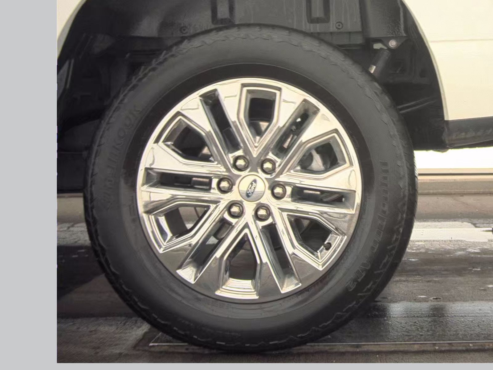 2025 Ford F-150 Hybrid Lariat AWD