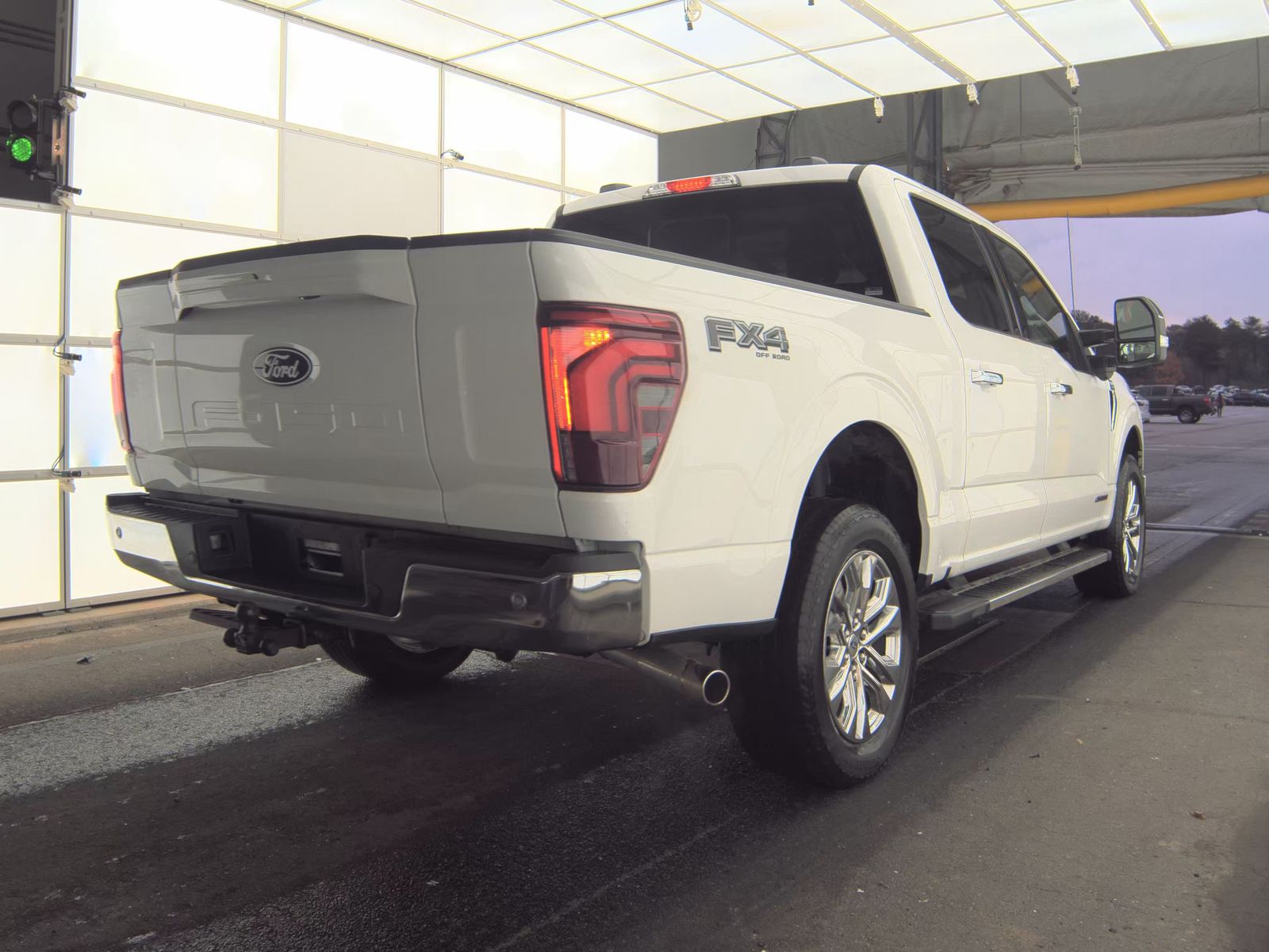 2025 Ford F-150 Hybrid Lariat AWD