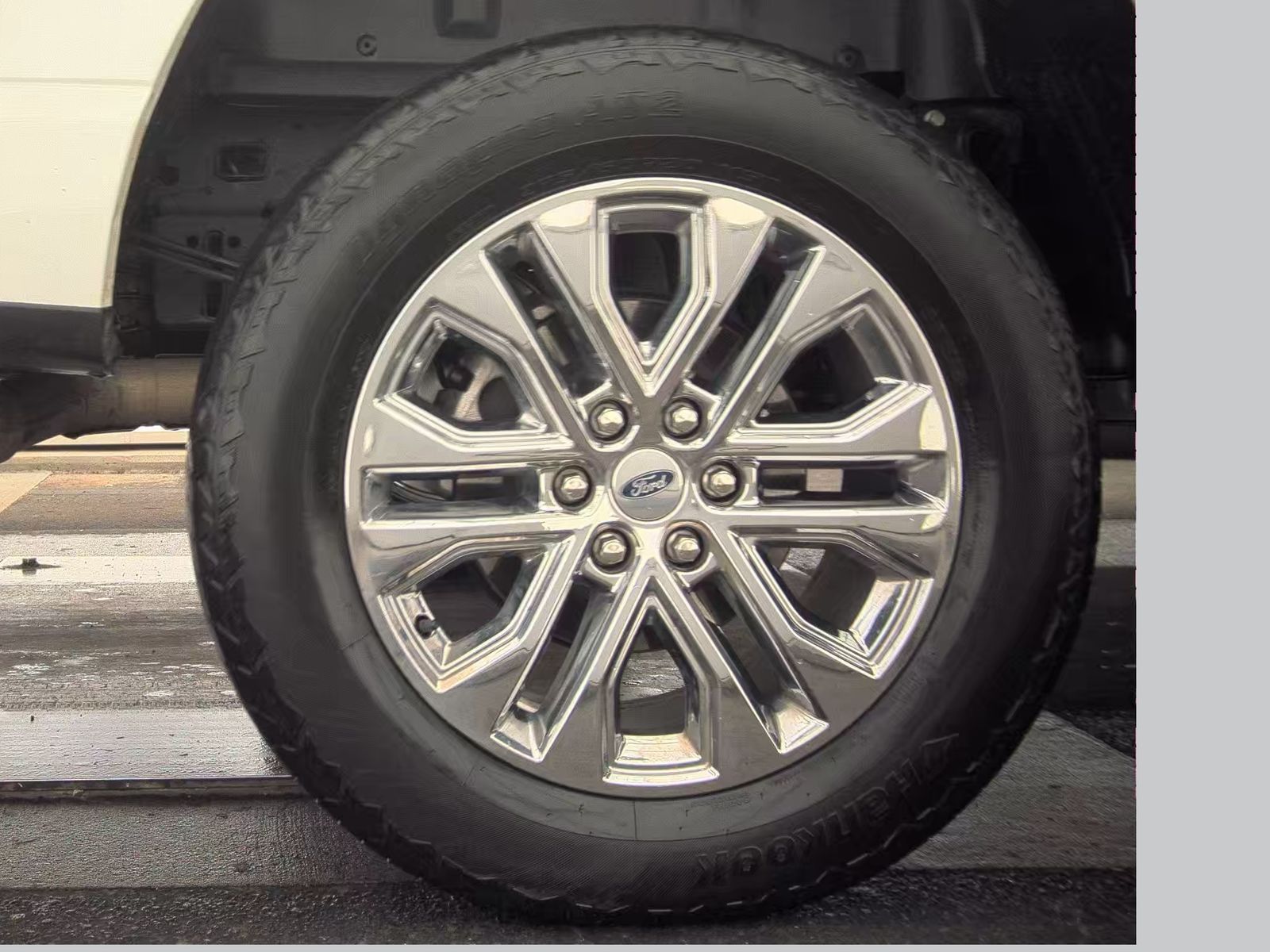 2025 Ford F-150 Hybrid Lariat AWD