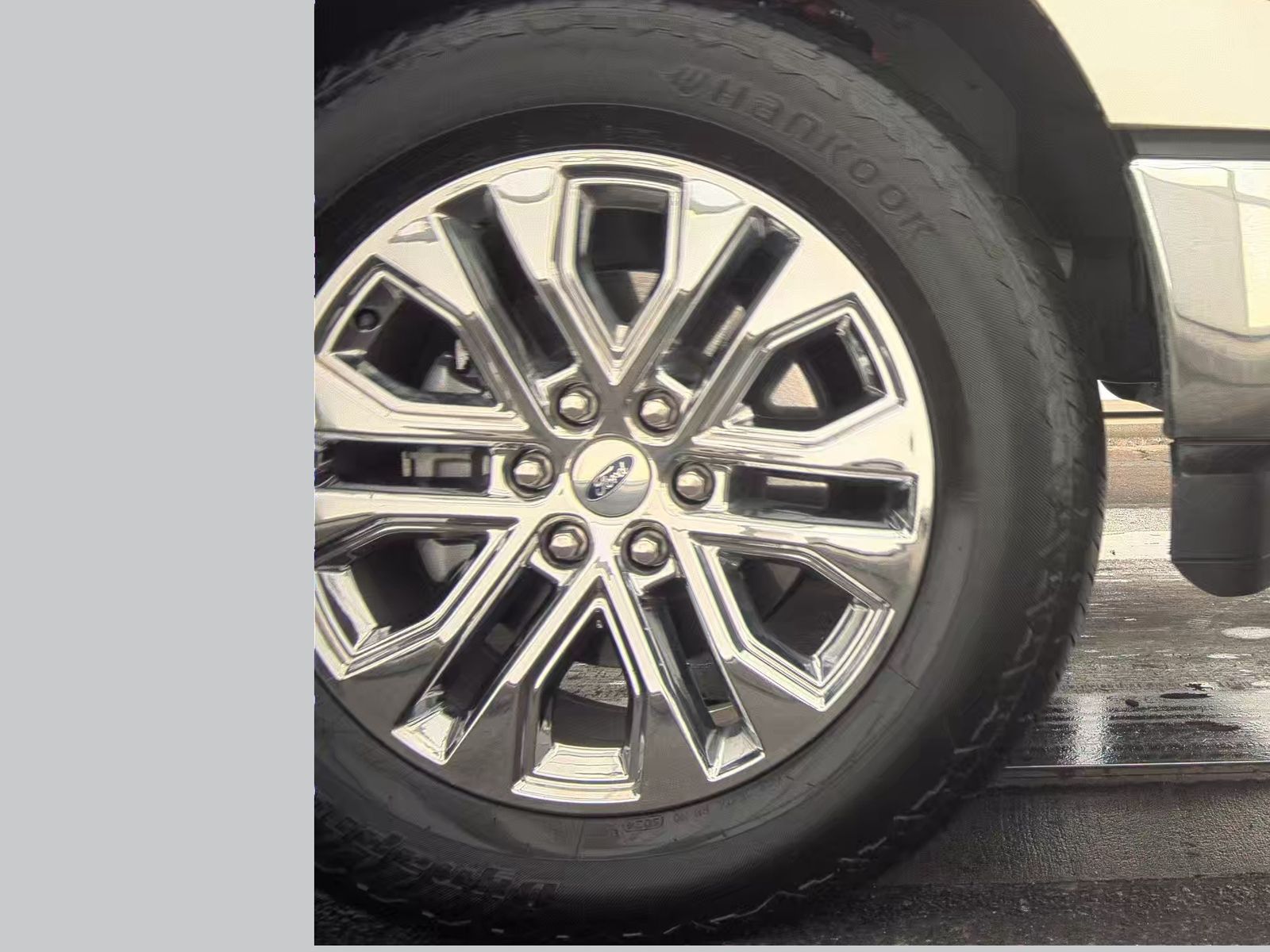 2025 Ford F-150 Hybrid Lariat AWD