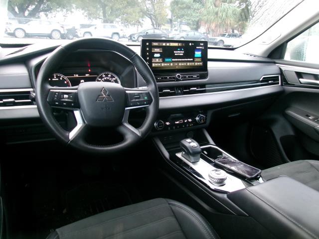 2025 Mitsubishi Outlander SE FWD