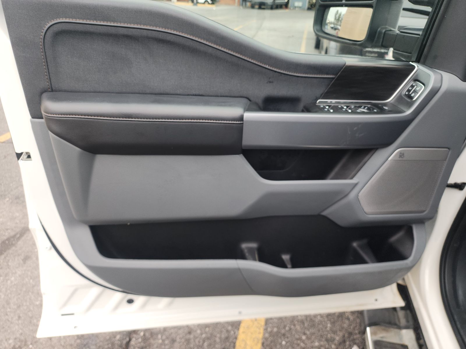 2025 Ford F-150 Hybrid Lariat AWD