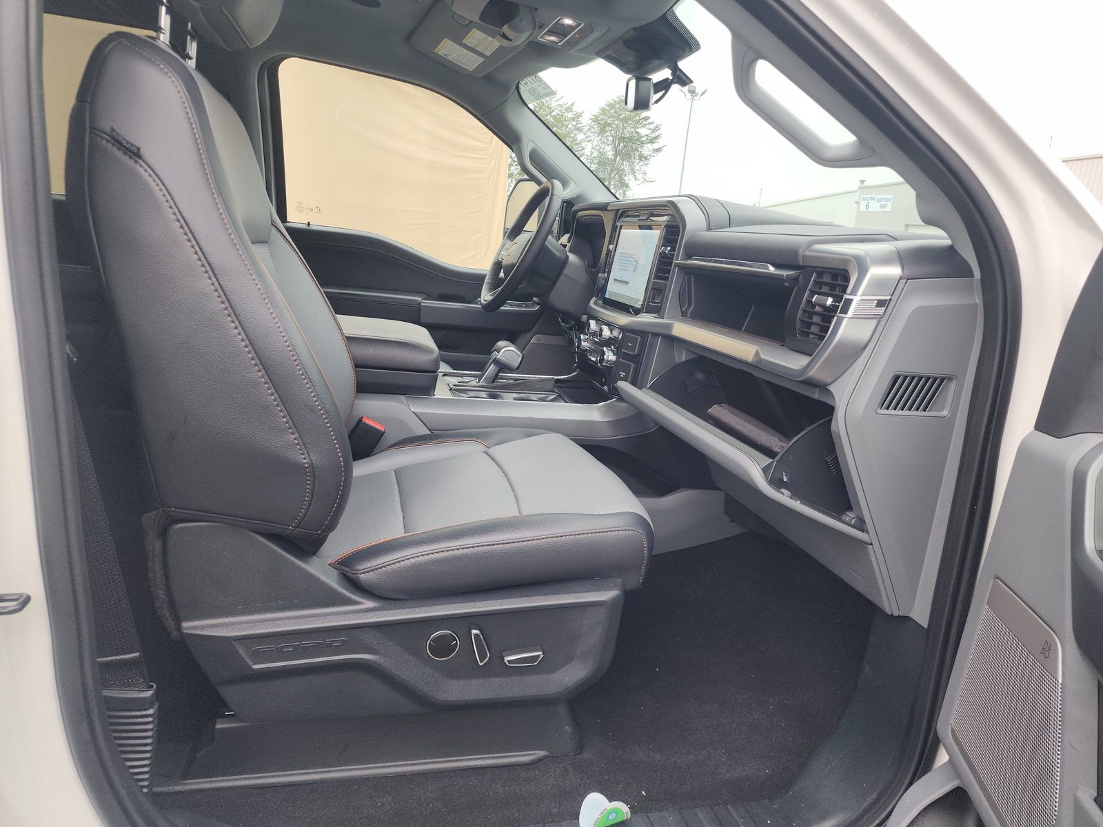 2025 Ford F-150 Hybrid Lariat AWD