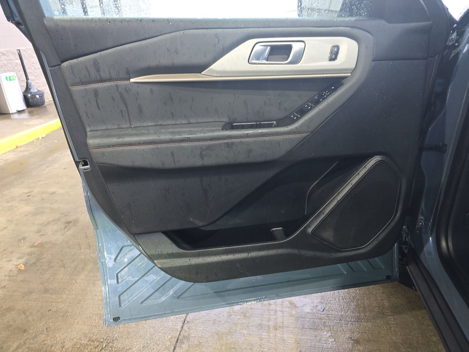 2025 Ford Explorer Active AWD