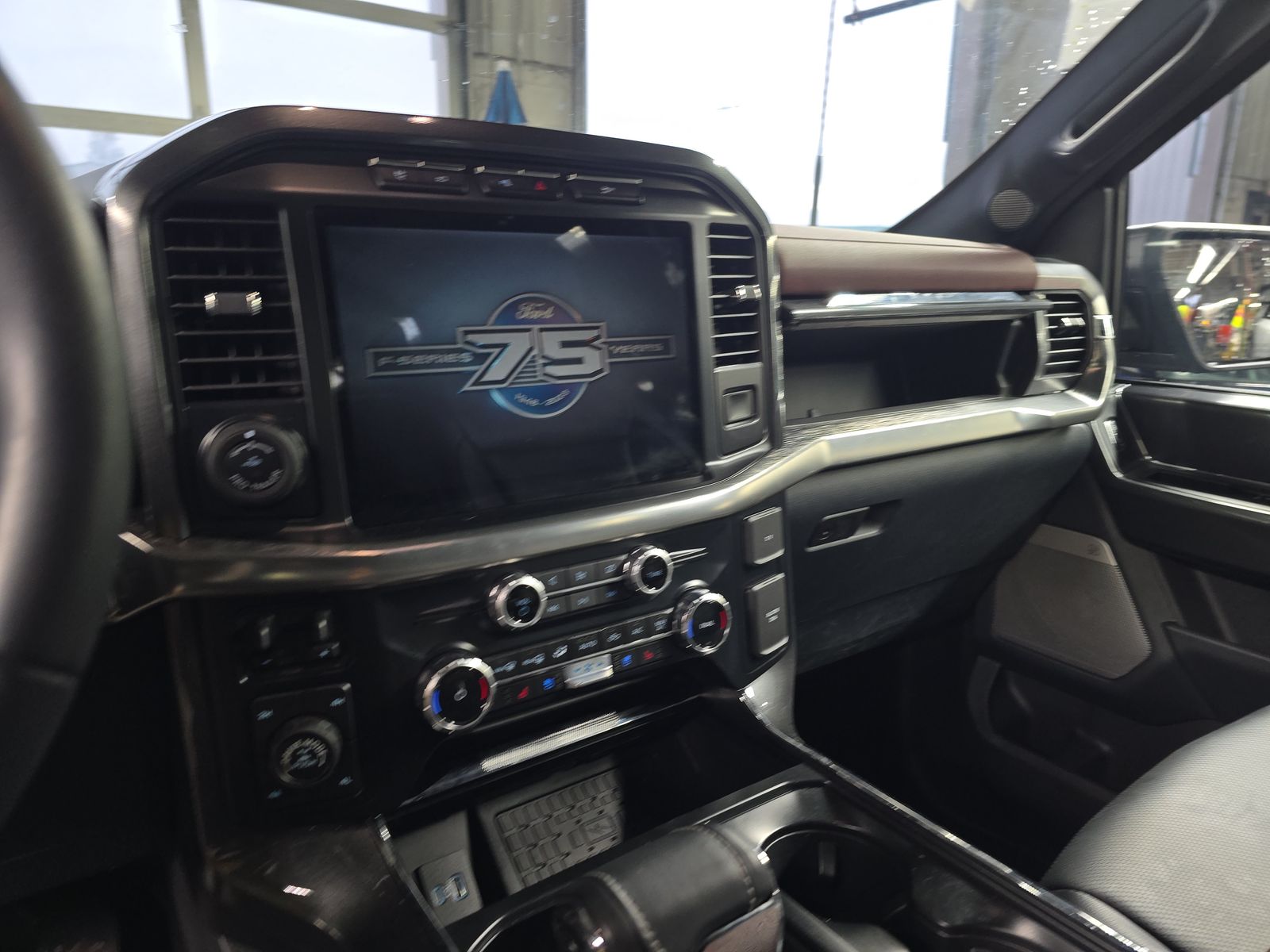 2023 Ford F-150 Hybrid Lariat AWD