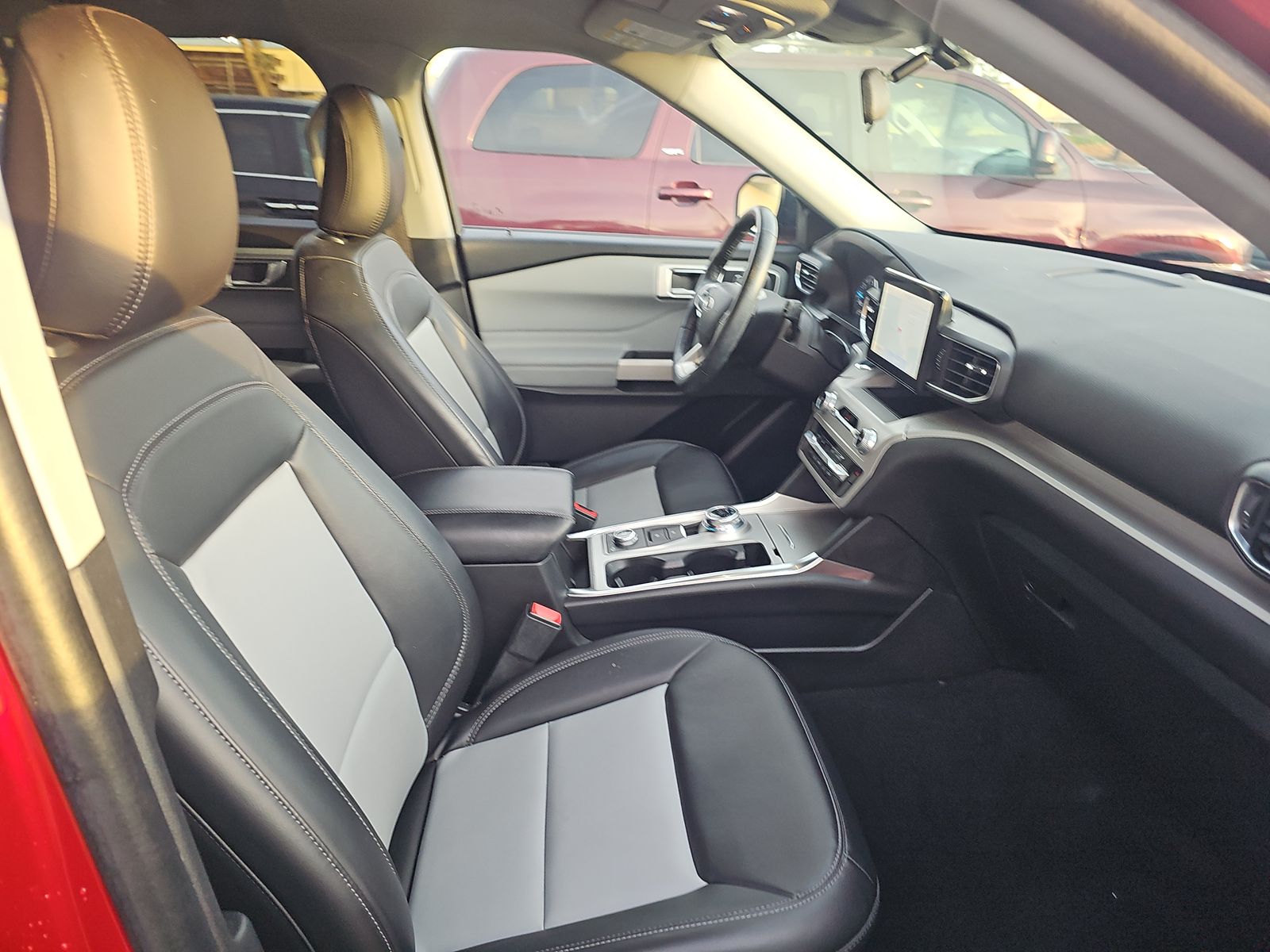 2023 Ford Explorer XLT AWD