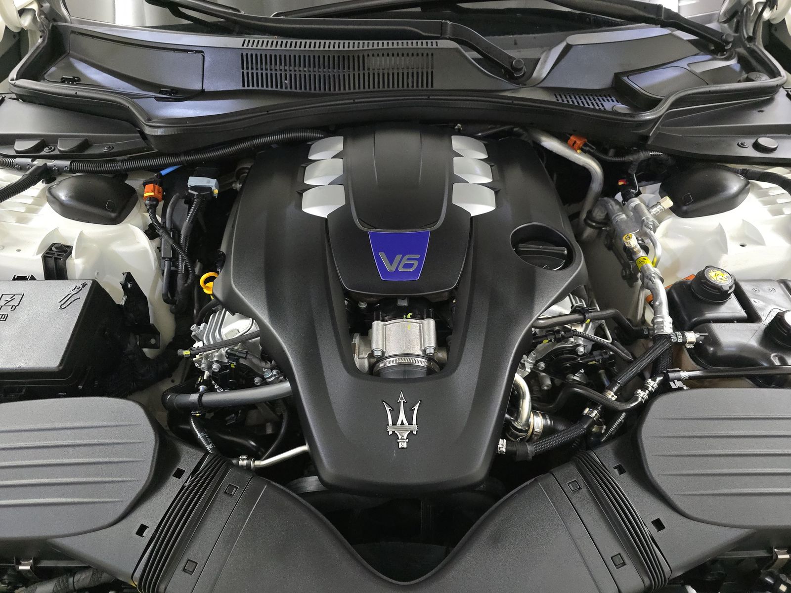 2022 Maserati Ghibli Modena RWD