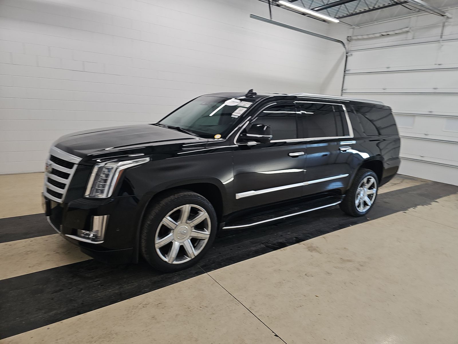 2017 Cadillac Escalade ESV Luxury's photo