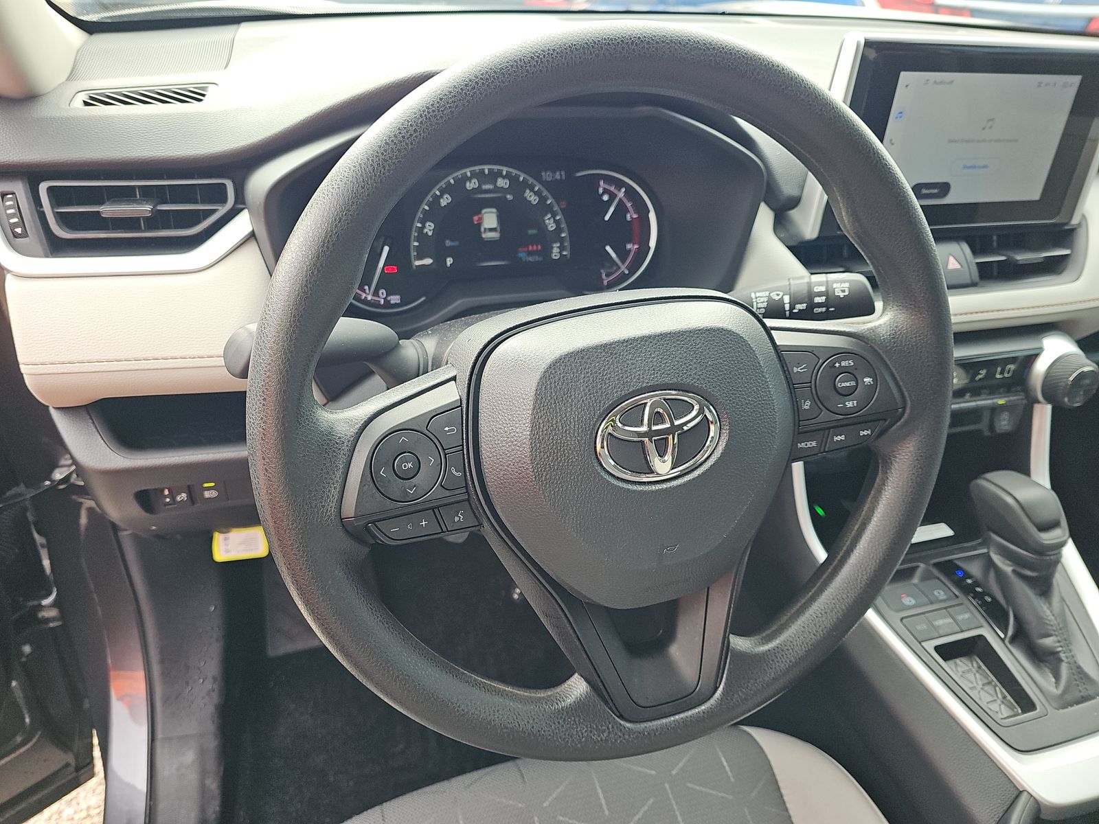 2024 Toyota RAV4 XLE FWD