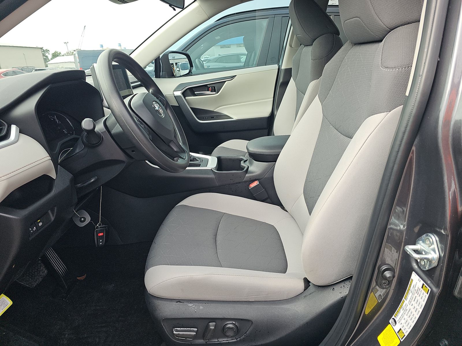 2024 Toyota RAV4 XLE FWD