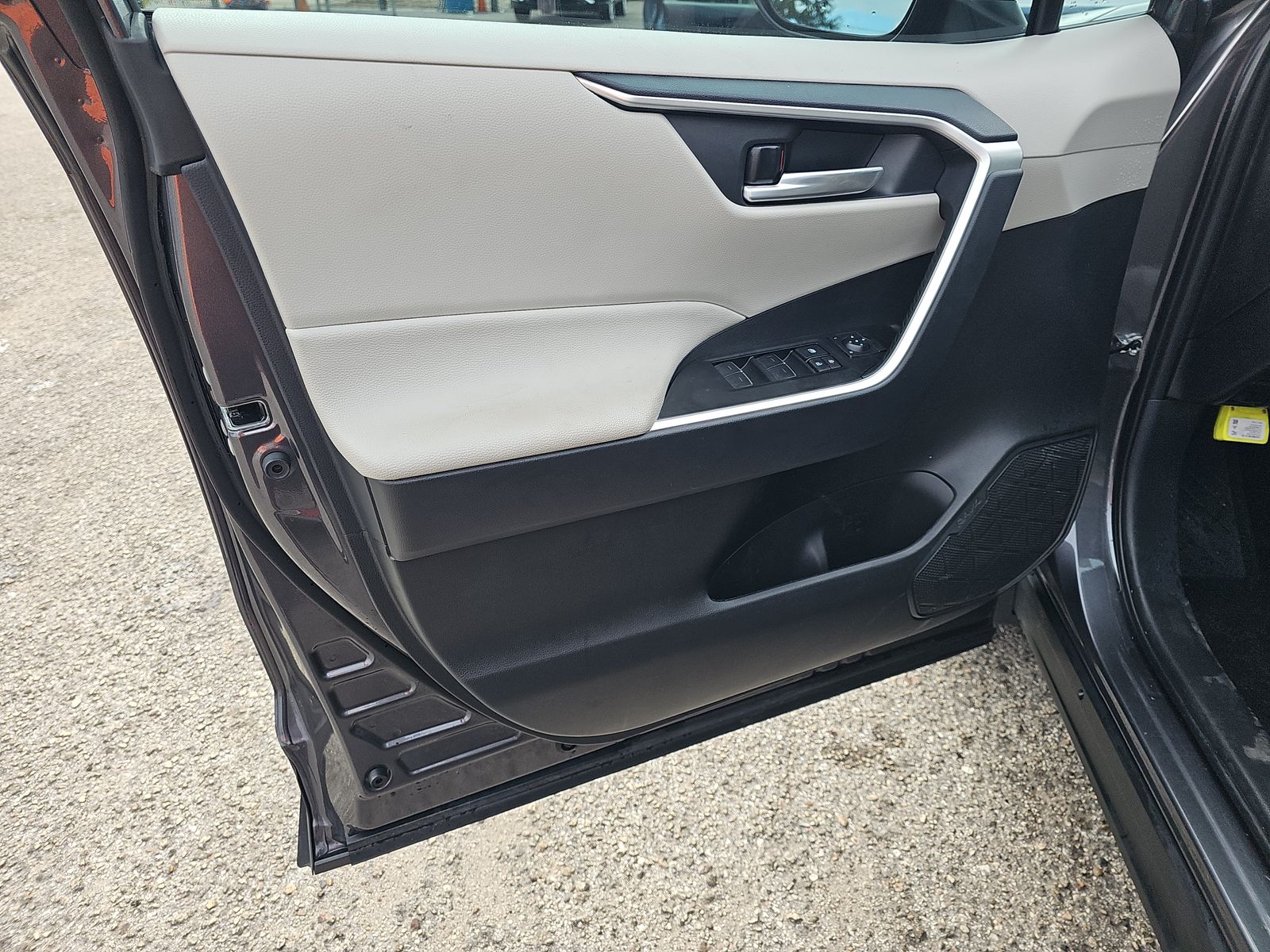 2024 Toyota RAV4 XLE FWD