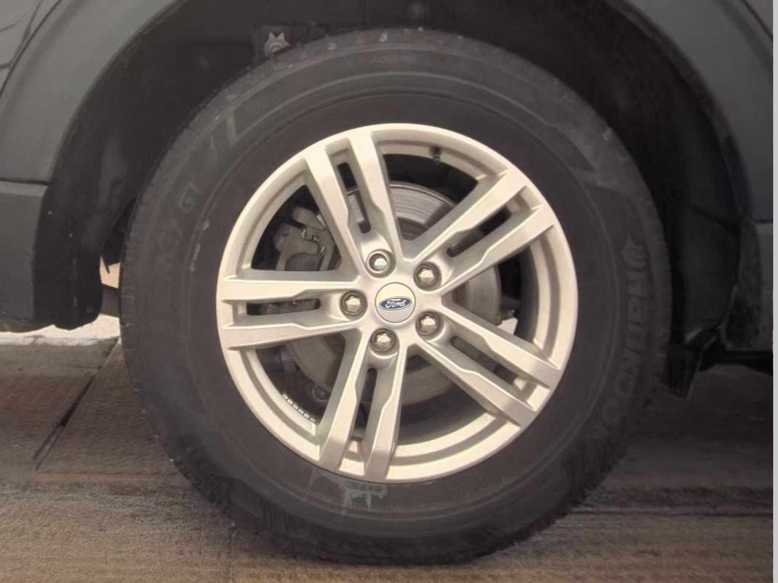 2023 Ford Explorer XLT AWD