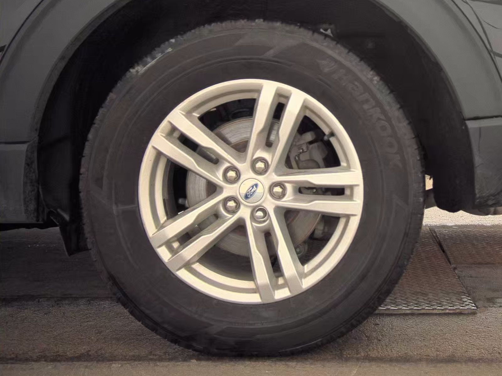 2023 Ford Explorer XLT AWD