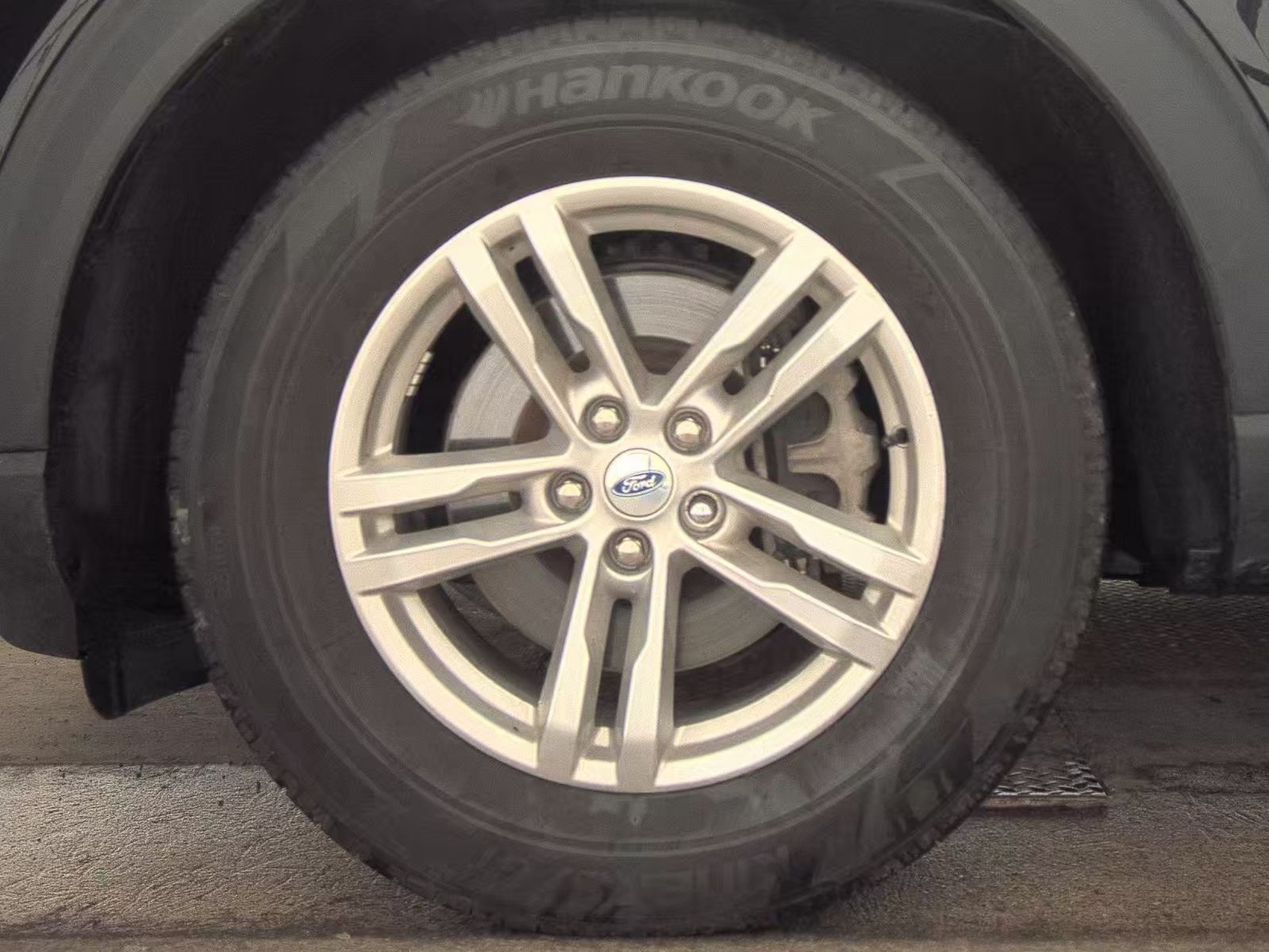 2023 Ford Explorer XLT AWD