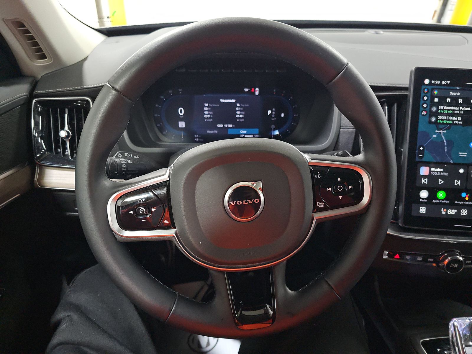 2025 Volvo XC90 B6 Plus AWD