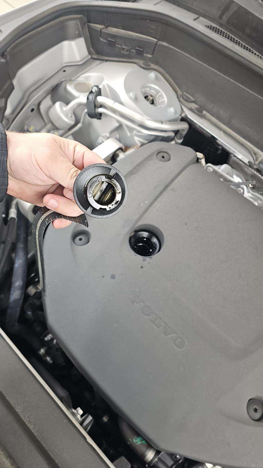 2025 Volvo XC90 B6 Plus AWD