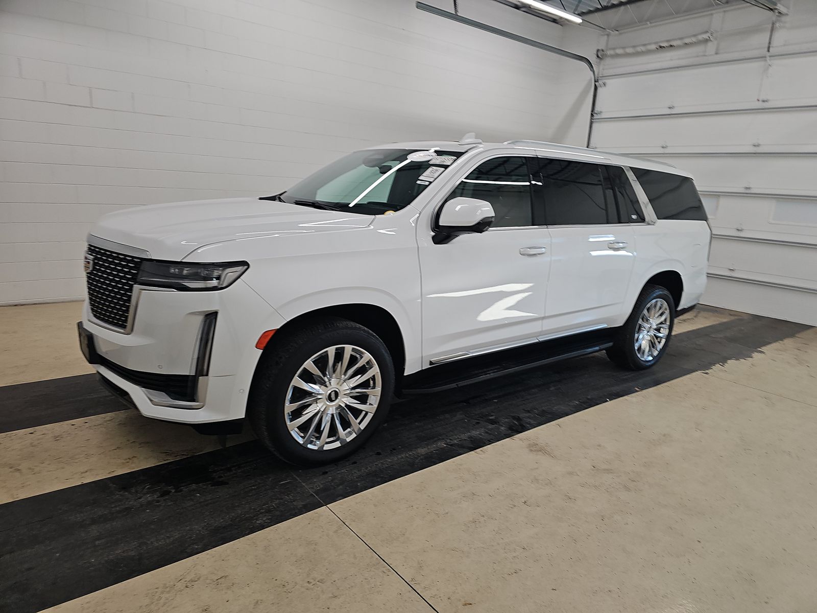 2023 Cadillac Escalade ESV Premium Luxury's photo