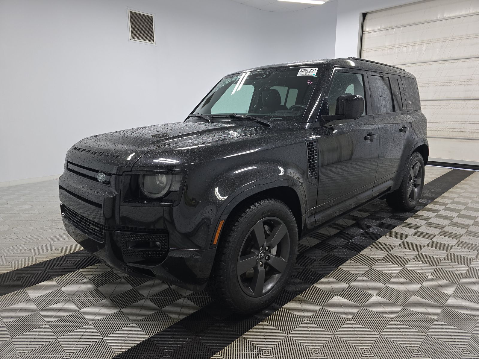 2023 Land Rover Defender 110 X-Dynamic SE AWD