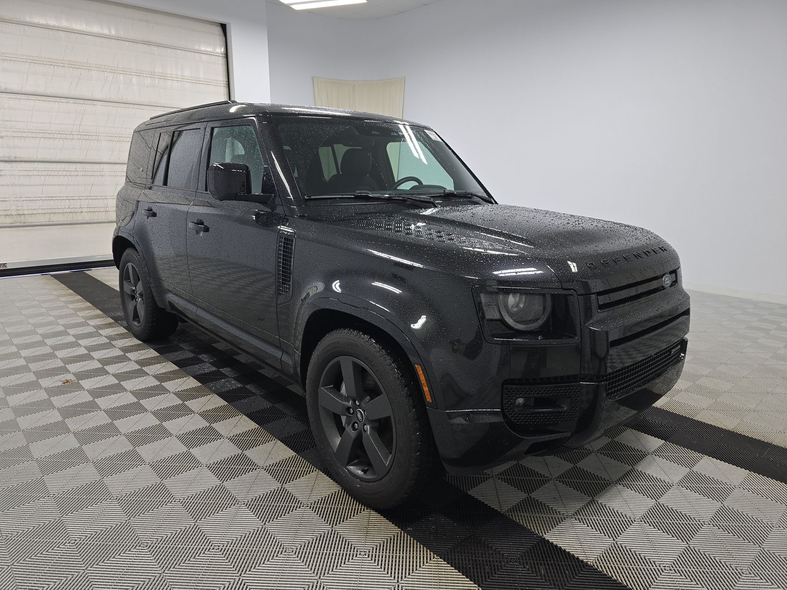 2023 Land Rover Defender 110 X-Dynamic SE AWD