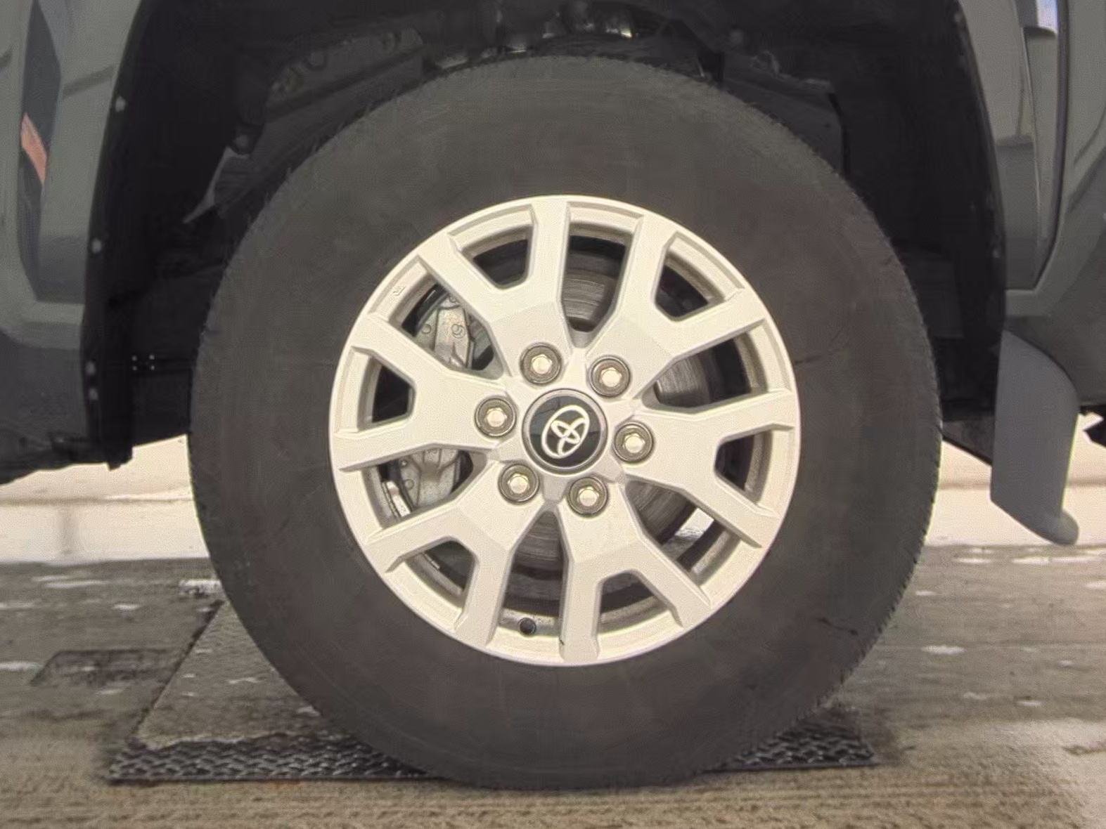 2024 Toyota Tacoma SR5 RWD