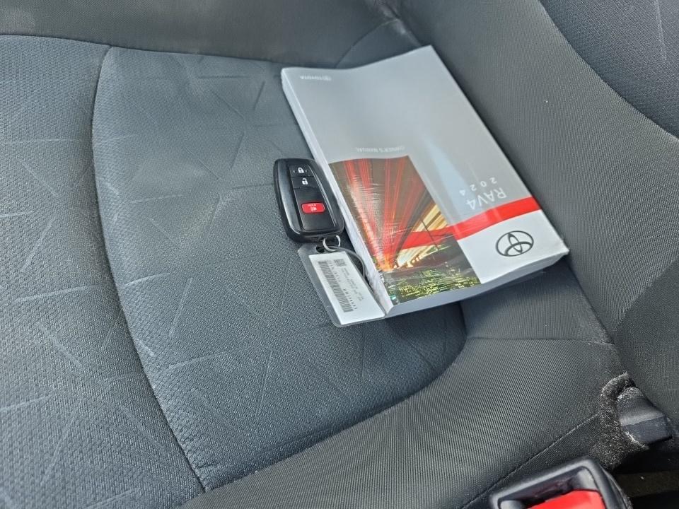 2024 Toyota RAV4 XLE FWD