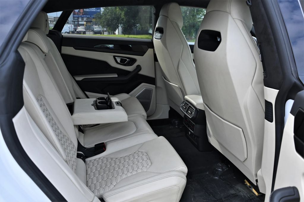 2022 Lamborghini Urus Base AWD