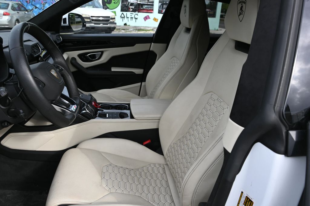 2022 Lamborghini Urus Base AWD