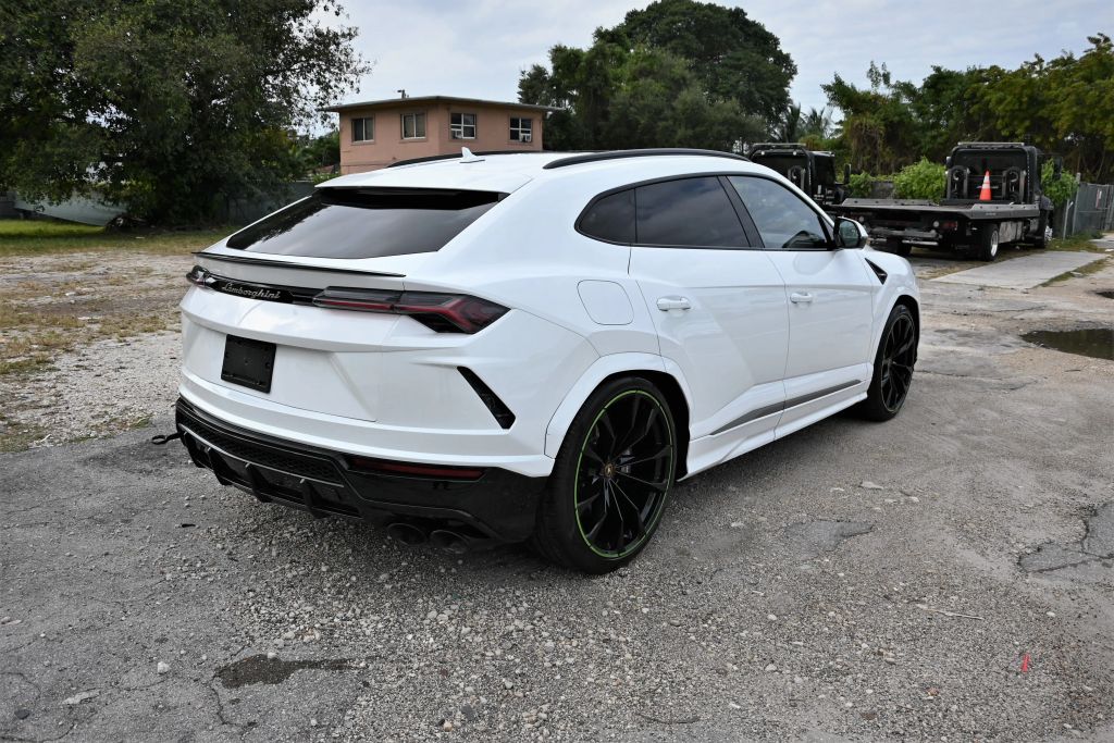 2022 Lamborghini Urus Base AWD