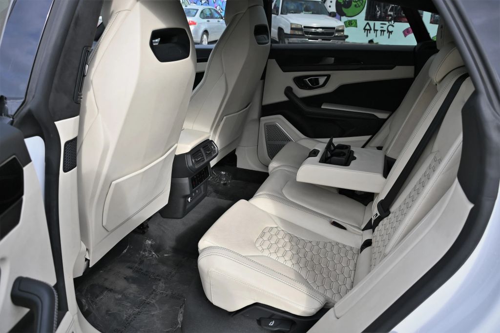 2022 Lamborghini Urus Base AWD