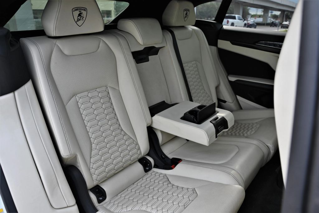 2022 Lamborghini Urus Base AWD