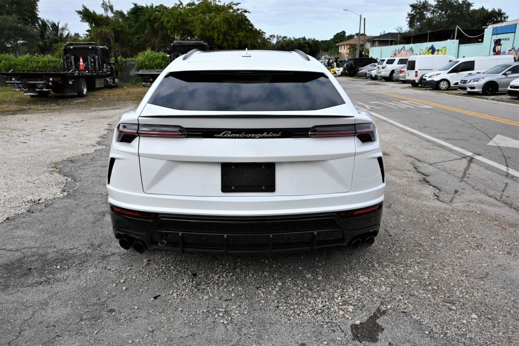2022 Lamborghini Urus Base AWD