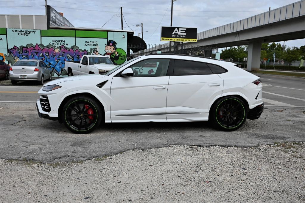 2022 Lamborghini Urus Base AWD