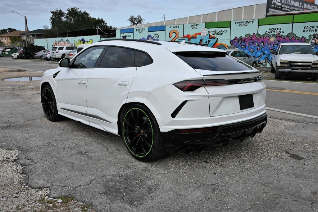 2022 Lamborghini Urus Base AWD