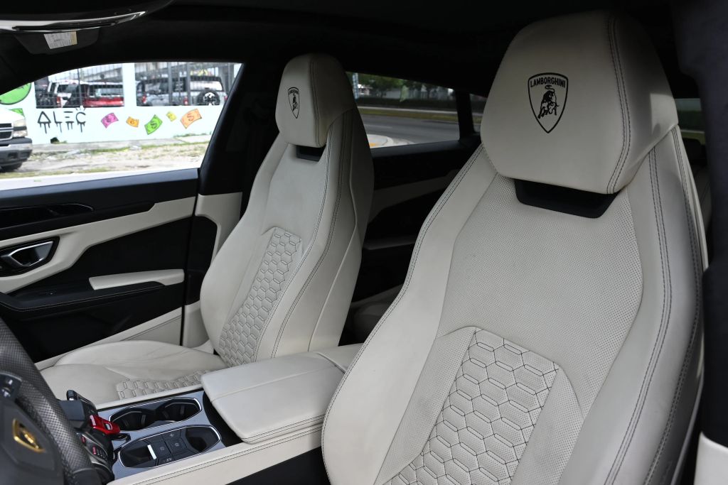 2022 Lamborghini Urus Base AWD